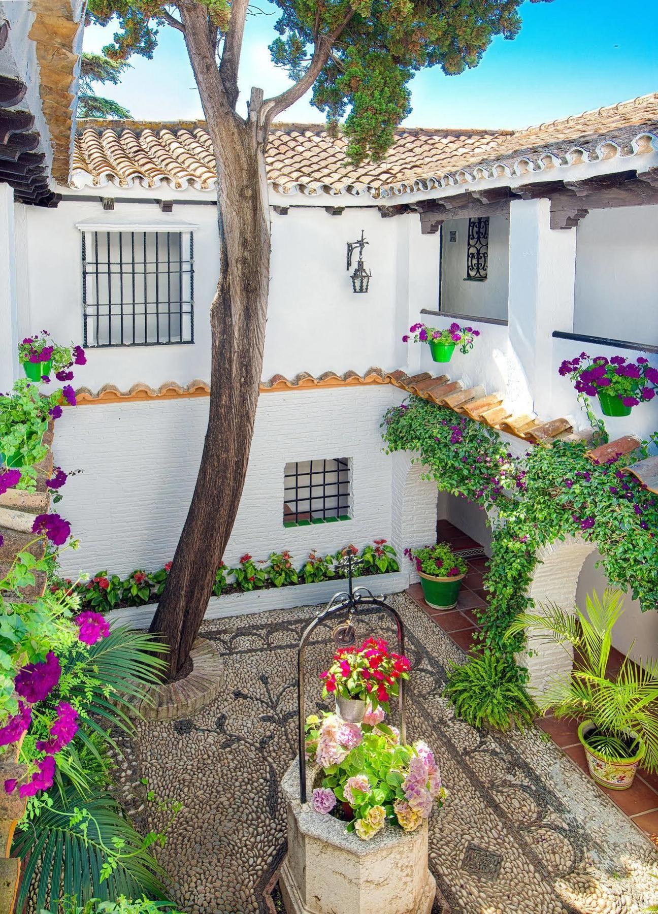 Globales Pueblo Andaluz San Pedro de Alcantara