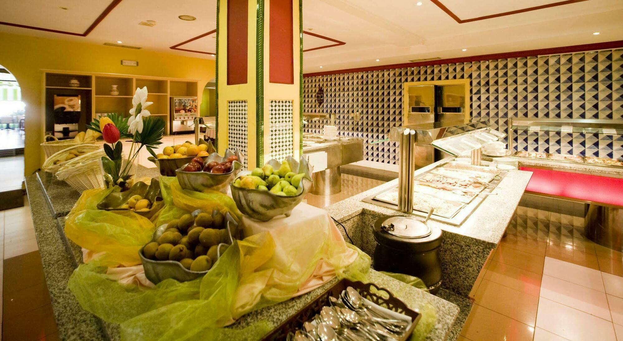 Globales Pueblo Andaluz Hotel 3*